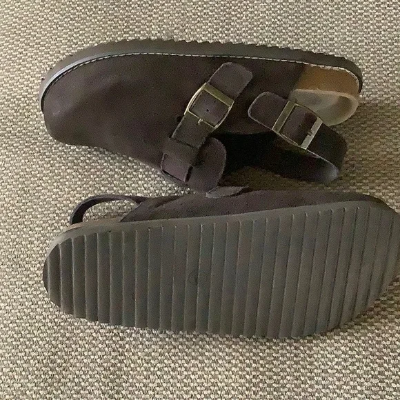 CUSHIONAIRE BROOKLYN SUEDE SLIDES - Picture 6 of 10